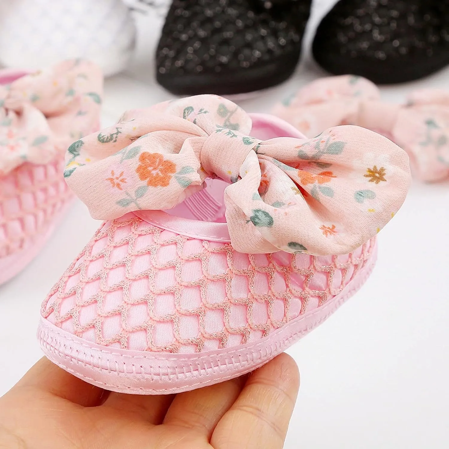 0 to 1 Year Old Baby Shoes Hair Band Set Cute Bow Princess Shoes 3 5 7 9 Months Soft Soled Walking Shoes Toddler Beach (Pink, 4 Infant)