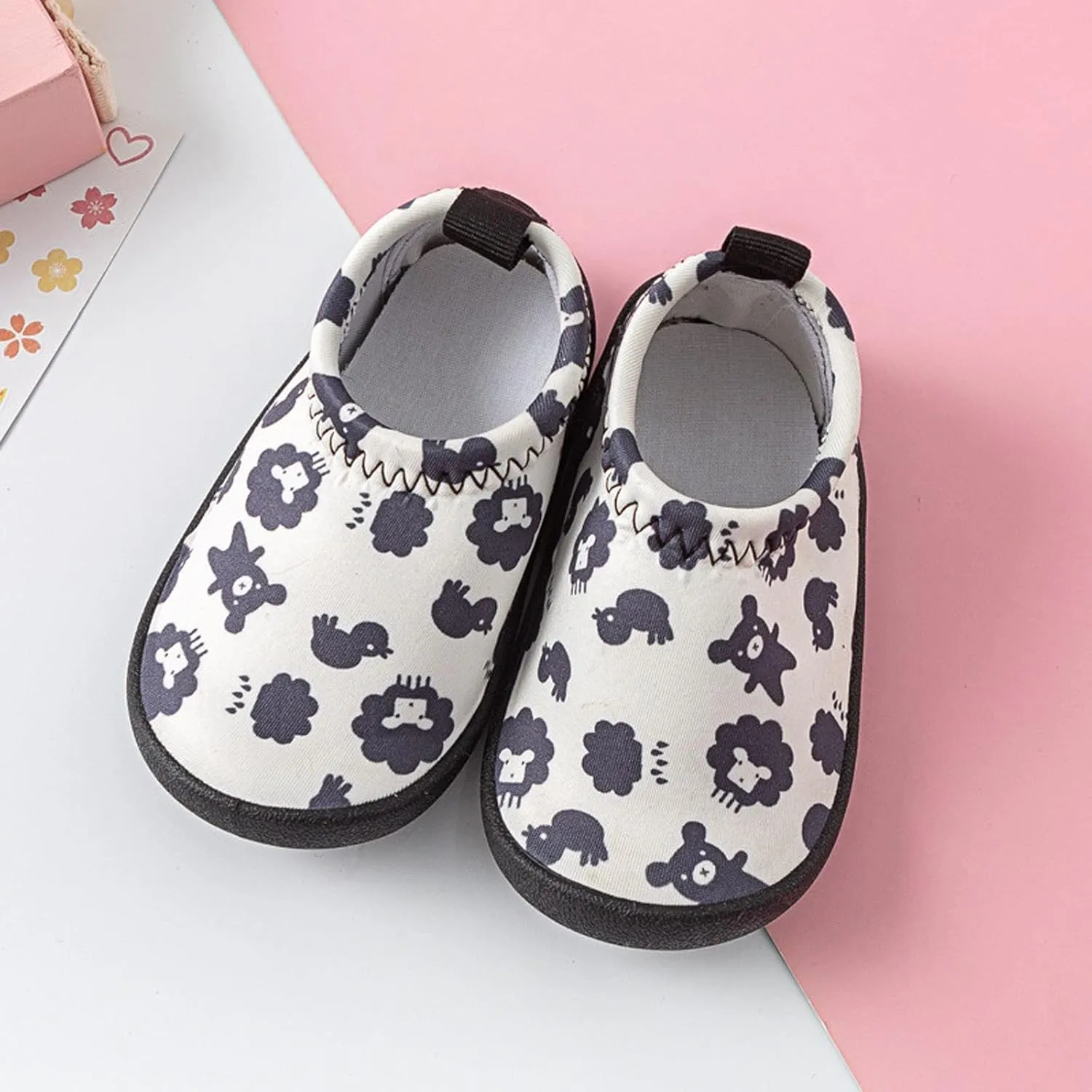 Baby Toddler Shoes Soft Soles Ultra Light Soles Cloth Shoes for Children Young Children Cartoon Non Water Shoes for Kids