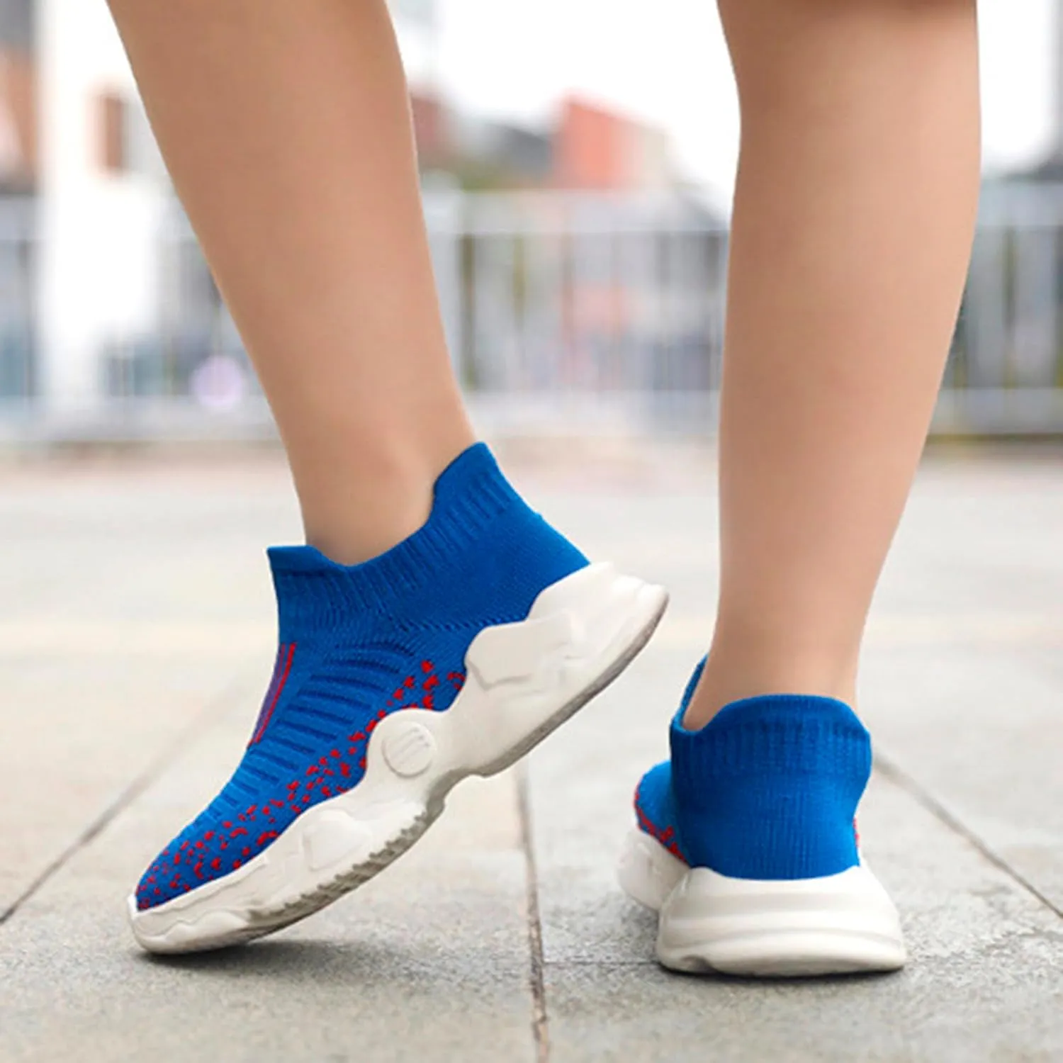Boys Girls Walking Shoes Mesh Breathable Slip on Sneakers Toddler Wide First Walking Barefoot Shoes Non-Slip Soft Sole