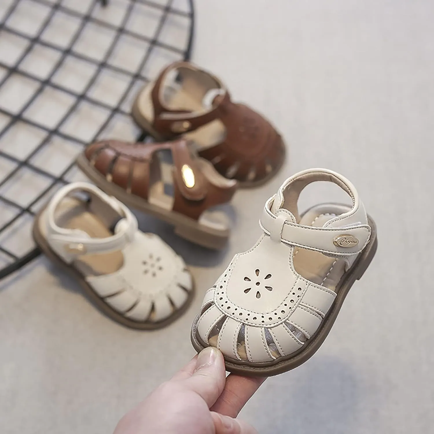 Girls Wrapped Toe Sandals Roman Sandals Hollow Floral Pattern Soft Bottom Beach Shoes For Toddler Jelly Shoes Girls