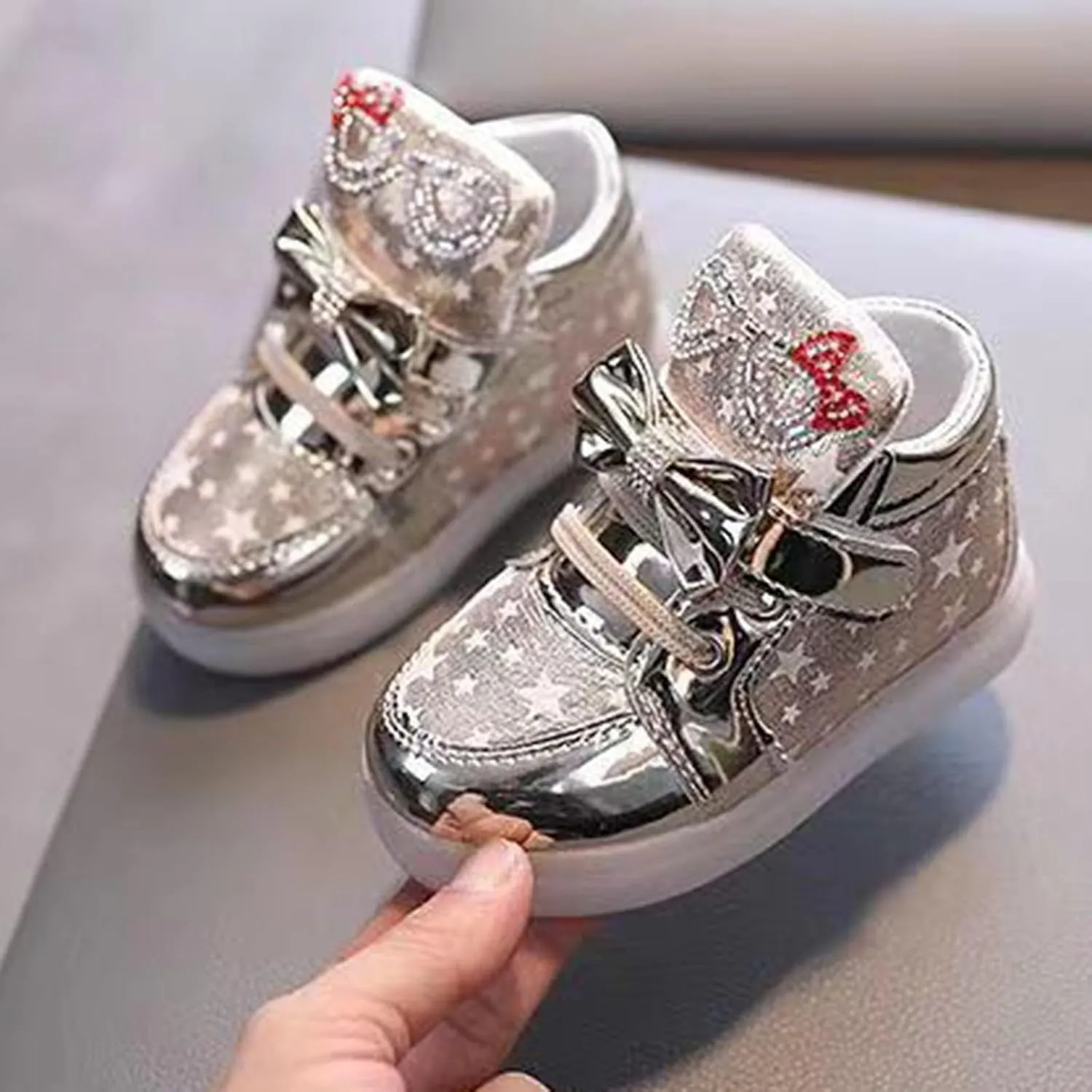 Light Up High Top Shoes for Toddler Kids Glowing Luminous Flashing Sneakers Baby Boys Girls Casual Fashion Shoes