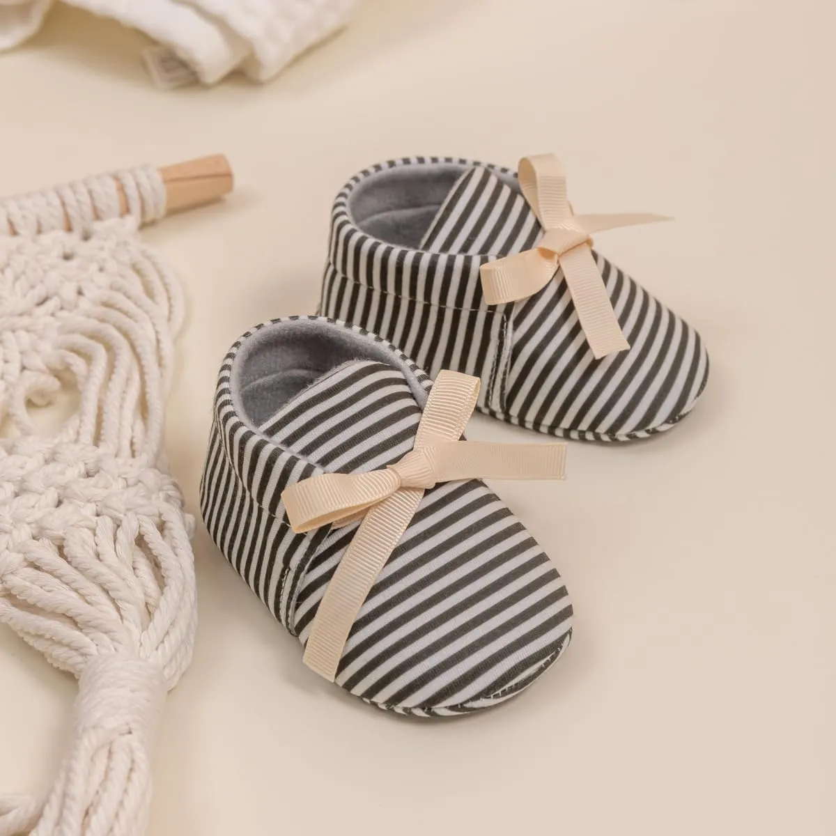 Newborn Baby Booties Soft Winter Crib Sock Shoes for Infant Boys Girls Warm Cozy First Walkers Shoes