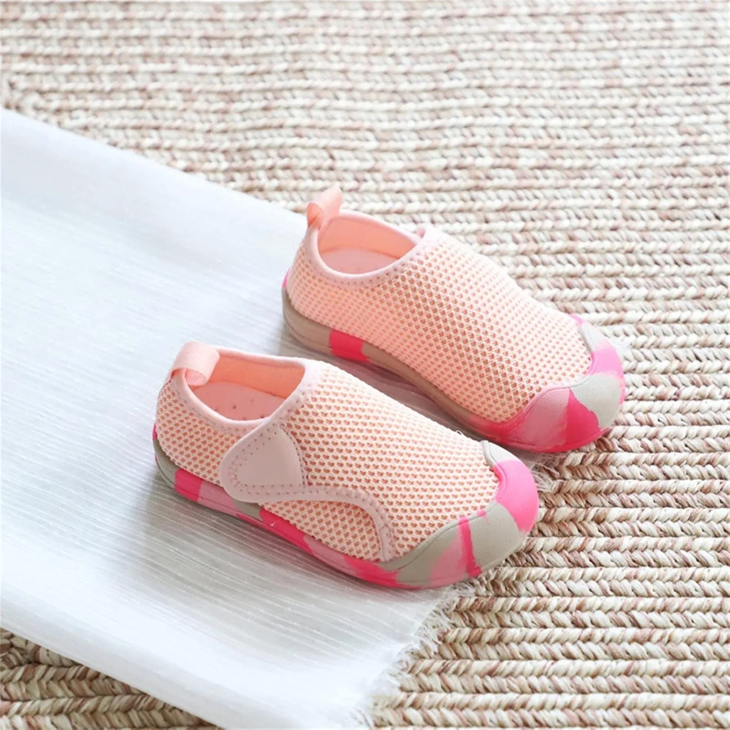 Toddler Baby Boy Girl Shoes Breathable Shoes Baotou Sneakers Mesh Baby Soft Sole Fashion Unisex Light up Shoes