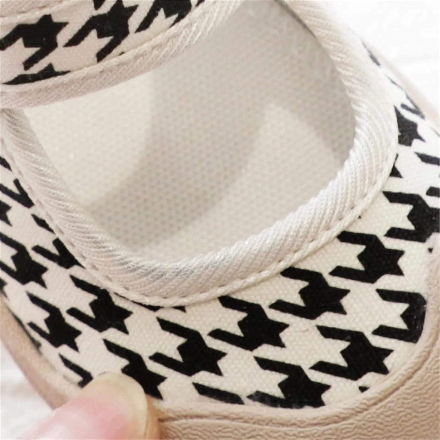 Toddler Baby Girl Shoes Canvas Shoes Baotou Sandals Baby Soft Soles Non Slip Suitable For 2 To 11 Girls Heels Size 1