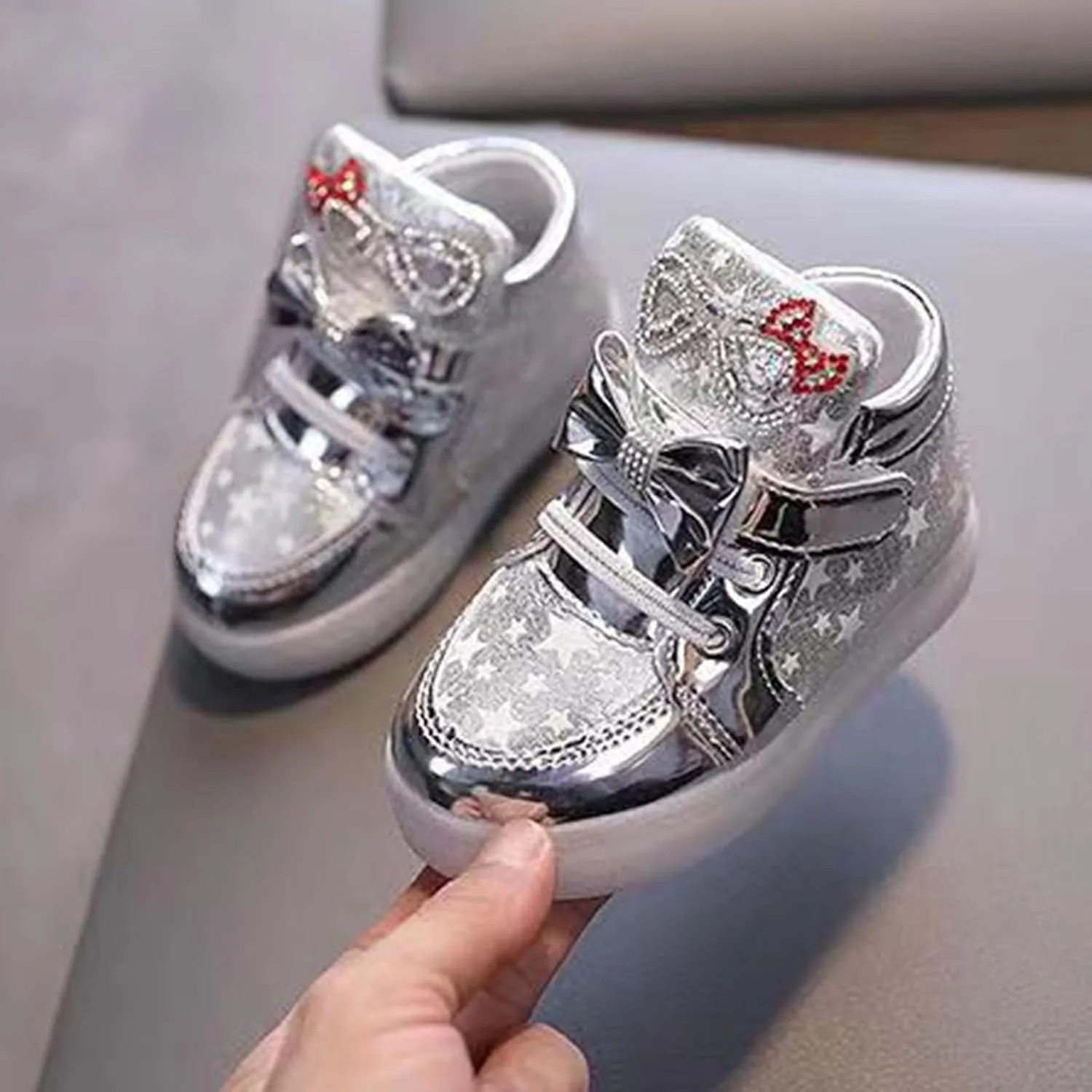 Toddler Baby Light Up Shoes Kids Girls Non Slip Glitter High Top Sneakers Fashion Child Flashing Mesh Wide Sport Shoes