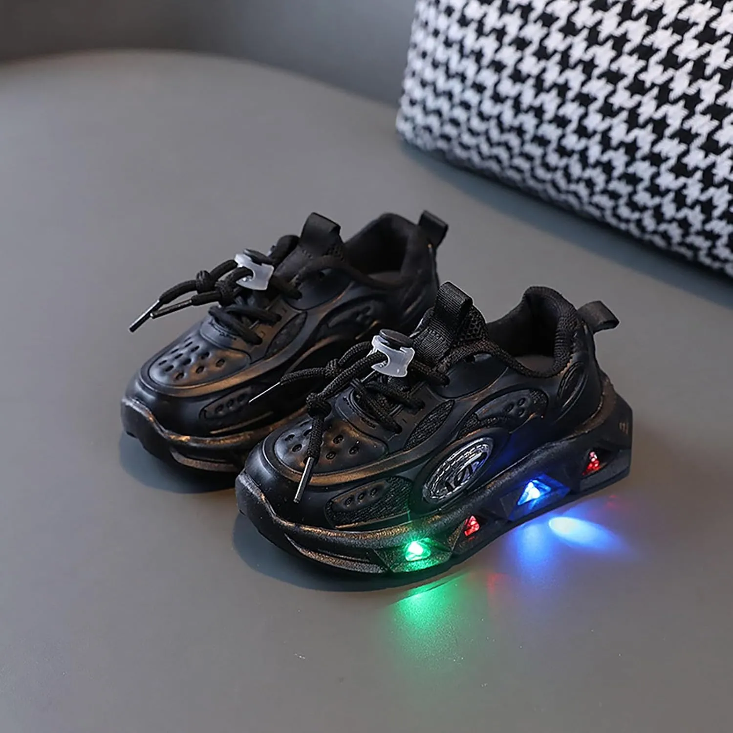 Toddler Boys Girls Light Up Shoes Unisex Led Flashing Mesh Breathable Non-Slip Cute Running Flat Sneakers for Kids